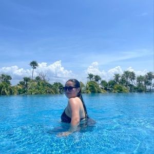 Meet your Posher, Nadine